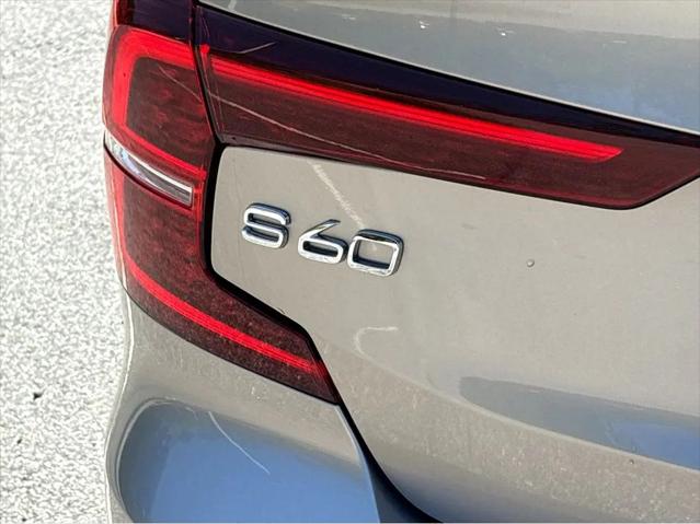 2024 Volvo S60 B5 Ultimate Dark Theme