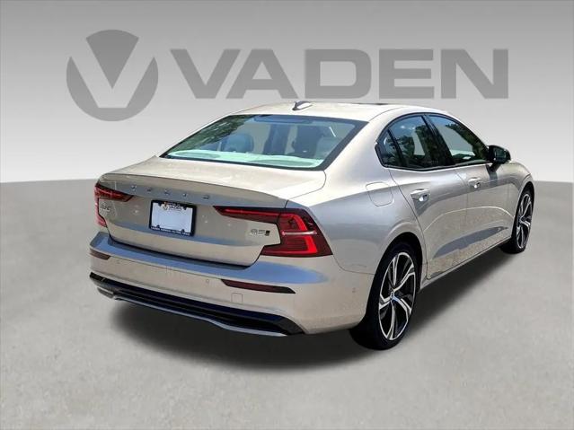 2024 Volvo S60 B5 Ultimate Dark Theme