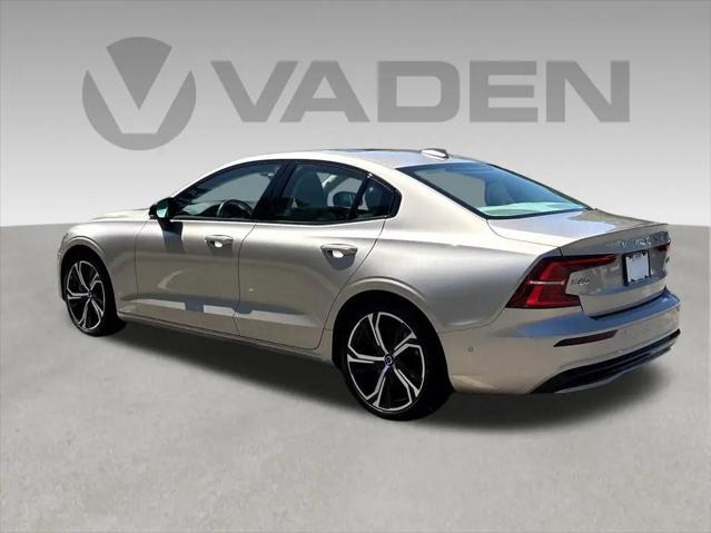 2024 Volvo S60 B5 Ultimate Dark Theme