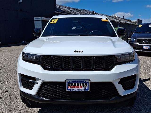 2023 Jeep Grand Cherokee Altitude 4x4 2023 Jeep Grand Cherokee Altitude 4x4