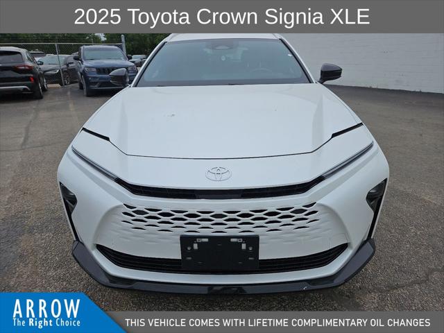 2025 Toyota Crown Signia XLE