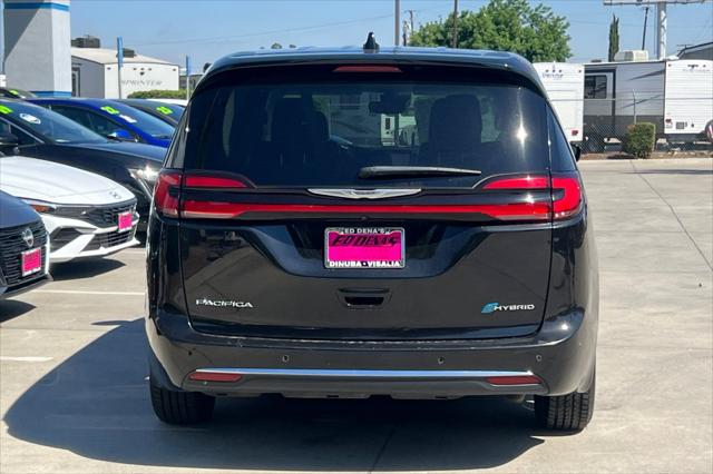 2024 Chrysler Pacifica Hybrid Select
