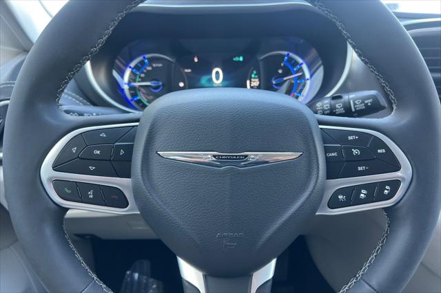 2024 Chrysler Pacifica Hybrid Select