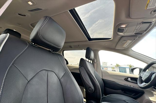 2023 Chrysler Pacifica Hybrid Limited