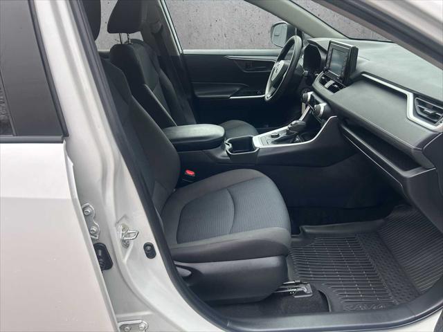 2022 Toyota RAV4 Hybrid LE