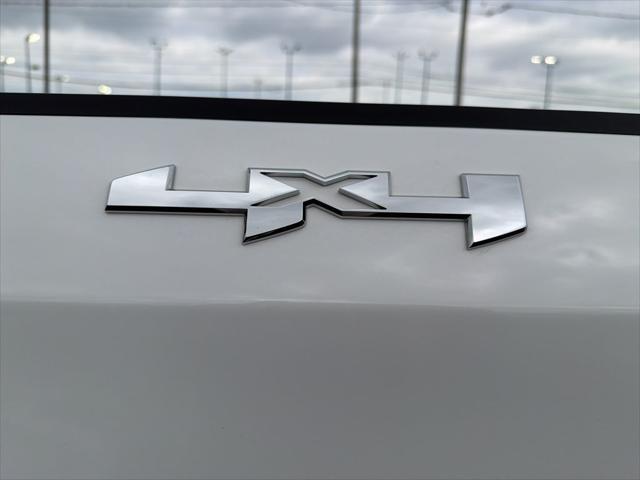 2024 GMC Sierra 1500 4WD Crew Cab Short Box Elevation with 3VL