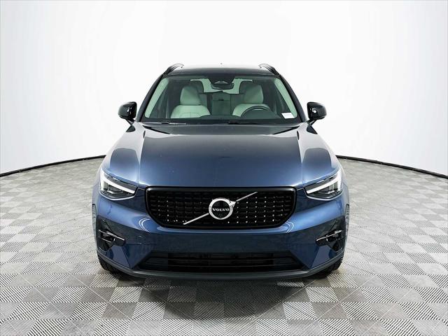 2026 Volvo XC40 Ultra, B5 AWD Gas (mild hybrid), Dark