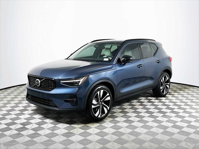 2026 Volvo XC40 Ultra, B5 AWD Gas (mild hybrid), Dark