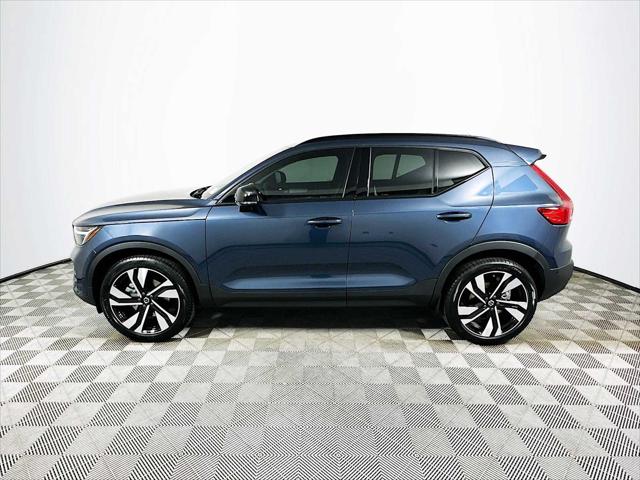 2026 Volvo XC40 Ultra, B5 AWD Gas (mild hybrid), Dark