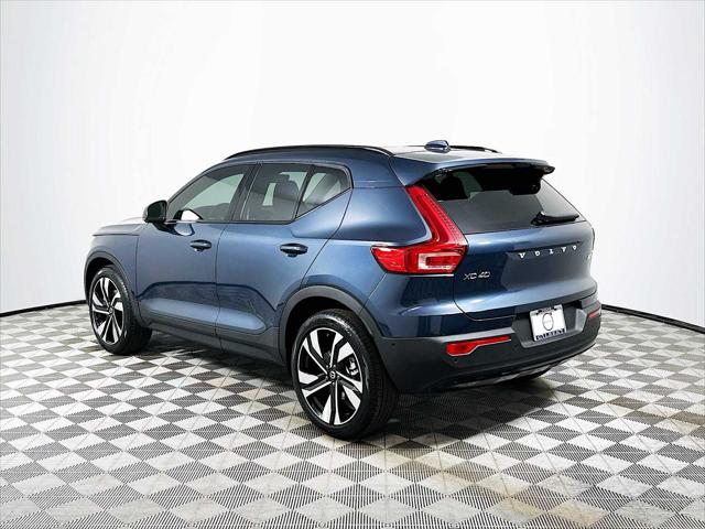 2026 Volvo XC40 Ultra, B5 AWD Gas (mild hybrid), Dark