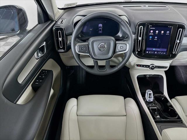 2026 Volvo XC40 Ultra, B5 AWD Gas (mild hybrid), Dark