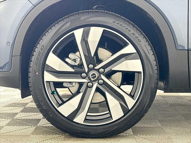 2026 Volvo XC40 Ultra, B5 AWD Gas (mild hybrid), Dark