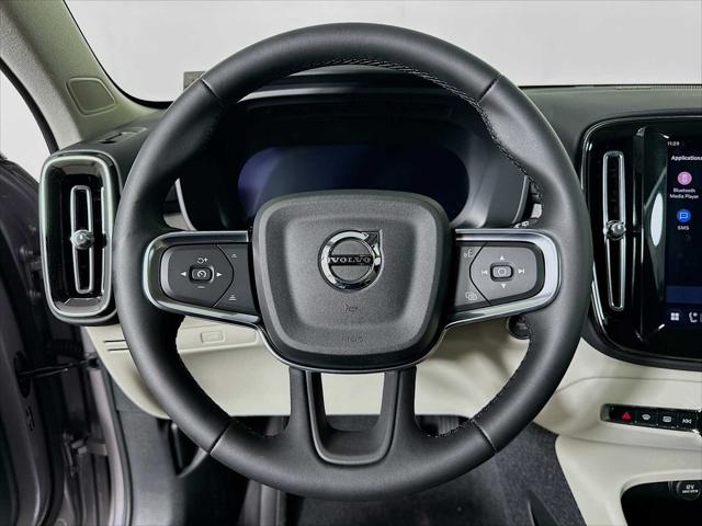 2026 Volvo XC40 Ultra, B5 AWD Gas (mild hybrid), Dark