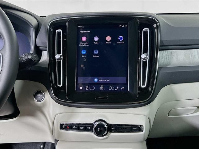 2026 Volvo XC40 Ultra, B5 AWD Gas (mild hybrid), Dark