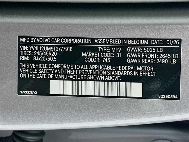2026 Volvo XC40 Ultra, B5 AWD Gas (mild hybrid), Dark