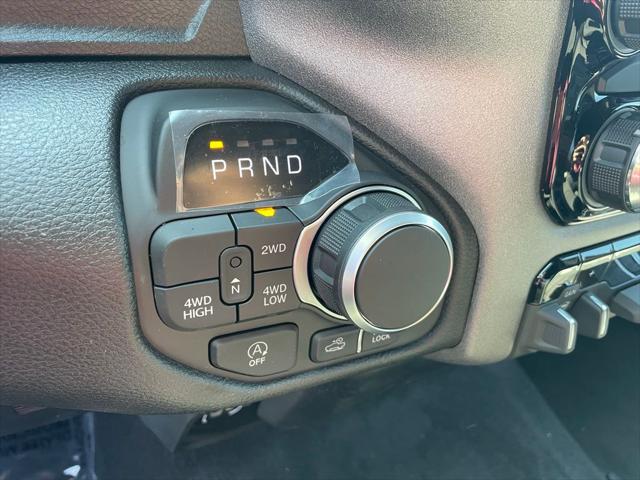 2026 Ram 1500 Warlock Crew Cab 4x4 5'7" Box