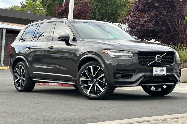 2023 Volvo XC90 Recharge T8 Ultimate Dark Theme 7-Seater