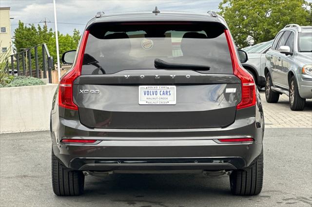 2023 Volvo XC90 Recharge T8 Ultimate Dark Theme 7-Seater