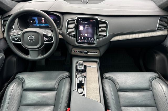 2023 Volvo XC90 Recharge T8 Ultimate Dark Theme 7-Seater