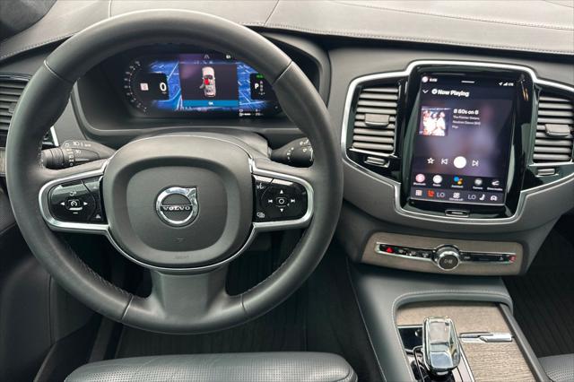 2023 Volvo XC90 Recharge T8 Ultimate Dark Theme 7-Seater