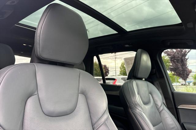 2023 Volvo XC90 Recharge T8 Ultimate Dark Theme 7-Seater