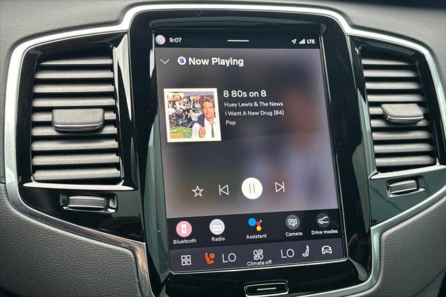 2023 Volvo XC90 Recharge T8 Ultimate Dark Theme 7-Seater