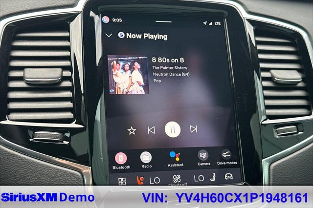 2023 Volvo XC90 Recharge T8 Ultimate Dark Theme 7-Seater