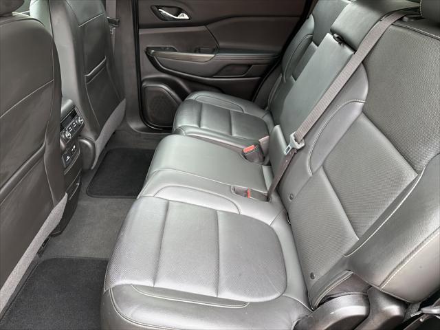2023 GMC Acadia AWD SLT