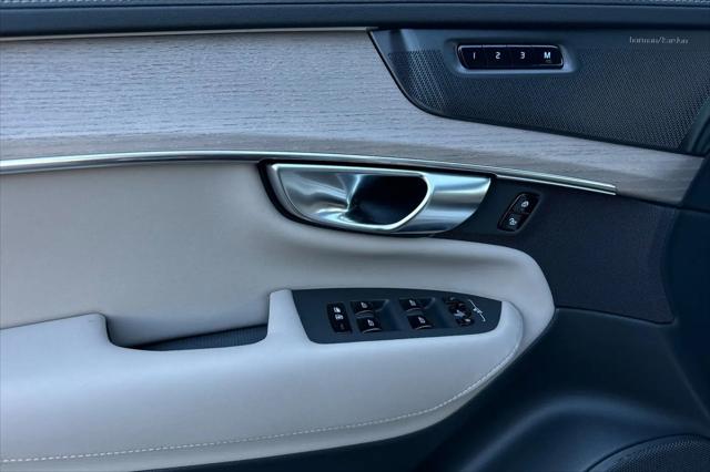 2026 Volvo XC90 Plus, B6 AWD Gas mild hybrid, Gasoline, Bright, 7 Seats