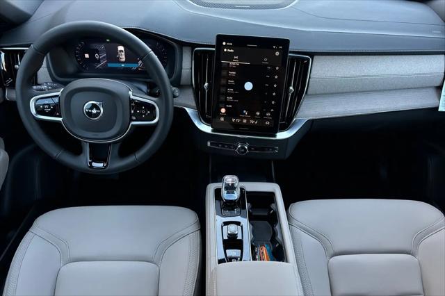 2026 Volvo XC90 Plus, B6 AWD Gas mild hybrid, Gasoline, Bright, 7 Seats