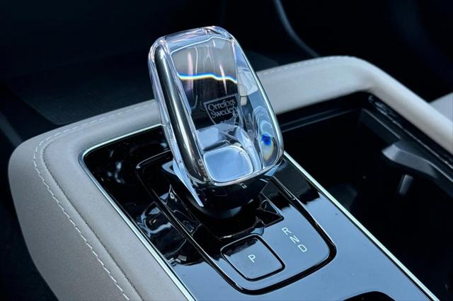 2026 Volvo XC90 Plus, B6 AWD Gas mild hybrid, Gasoline, Bright, 7 Seats