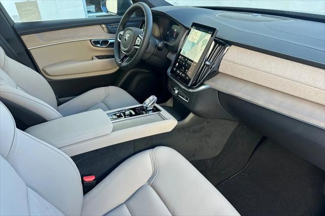 2026 Volvo XC90 Plus, B6 AWD Gas mild hybrid, Gasoline, Bright, 7 Seats