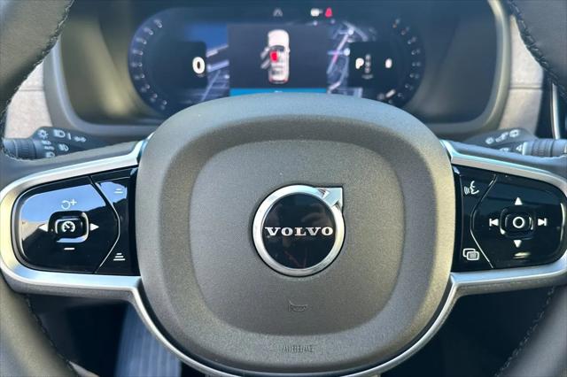 2026 Volvo XC90 Plus, B6 AWD Gas mild hybrid, Gasoline, Bright, 7 Seats