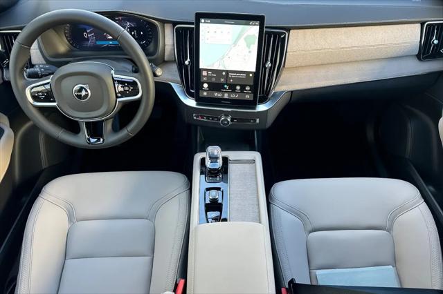 2026 Volvo XC90 Plus, B6 AWD Gas mild hybrid, Gasoline, Bright, 7 Seats