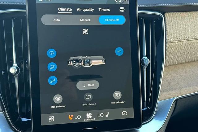 2026 Volvo XC90 Plus, B6 AWD Gas mild hybrid, Gasoline, Bright, 7 Seats