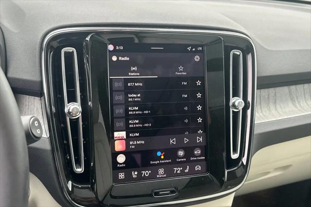 2026 Volvo XC40 Plus, B5 AWD Gas (mild hybrid), Dark