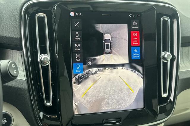 2026 Volvo XC40 Plus, B5 AWD Gas (mild hybrid), Dark