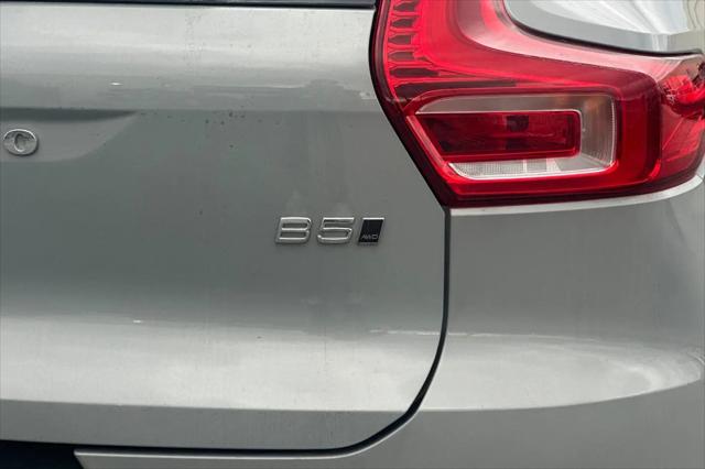 2026 Volvo XC40 Plus, B5 AWD Gas (mild hybrid), Dark