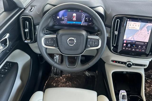 2026 Volvo XC40 Plus, B5 AWD Gas (mild hybrid), Dark