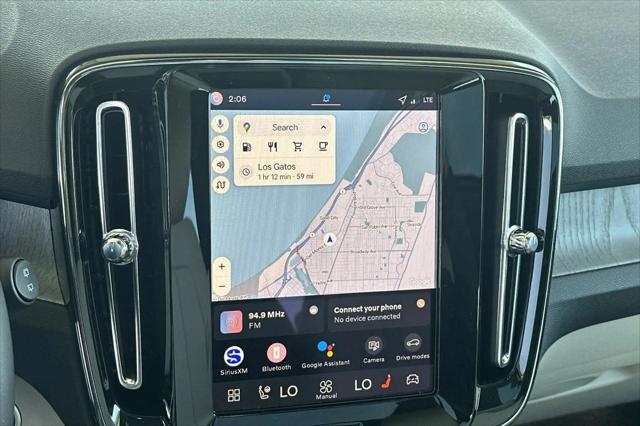 2026 Volvo XC40 Plus, B5 AWD Gas (mild hybrid), Dark