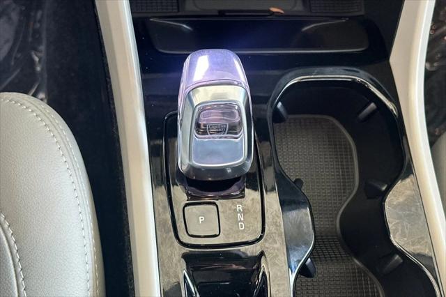 2026 Volvo XC40 Plus, B5 AWD Gas (mild hybrid), Dark