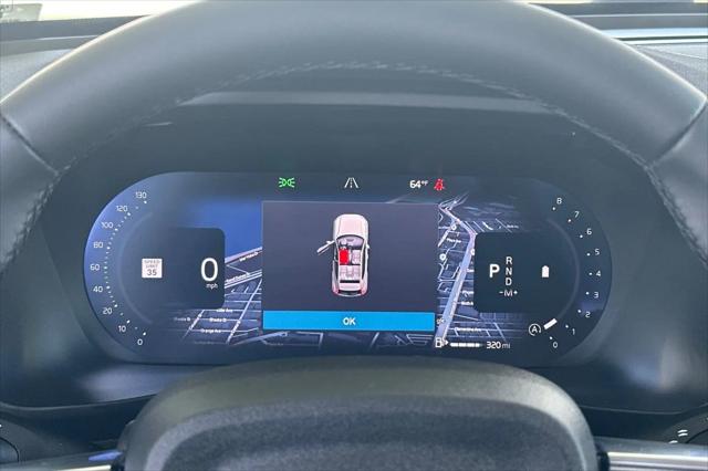 2026 Volvo XC40 Plus, B5 AWD Gas (mild hybrid), Dark