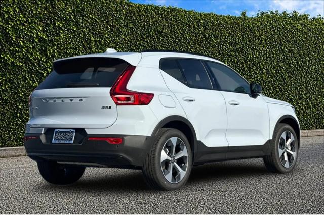 2026 Volvo XC40 Plus, B5 AWD Gas (mild hybrid), Dark