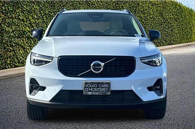2026 Volvo XC40 Plus, B5 AWD Gas (mild hybrid), Dark
