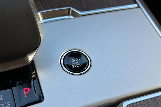 2026 Land Rover Range Rover P530 SE