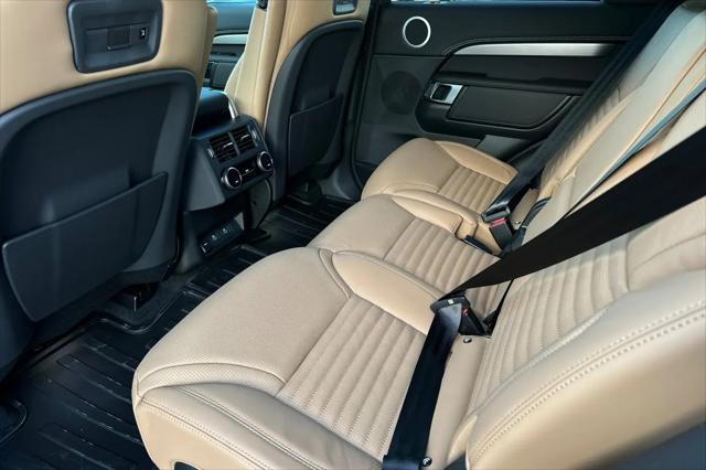2025 Land Rover Discovery P300 Dynamic SE