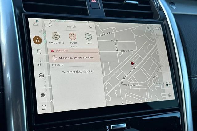 2025 Land Rover Discovery P300 Dynamic SE