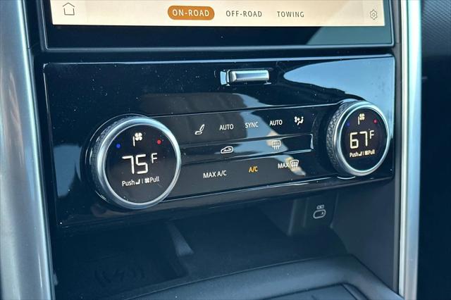 2025 Land Rover Discovery P300 Dynamic SE