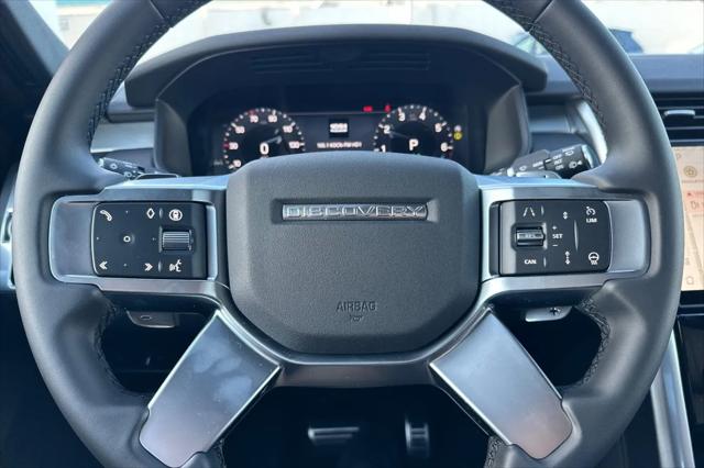 2025 Land Rover Discovery P300 Dynamic SE