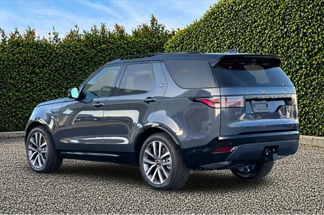 2025 Land Rover Discovery P300 Dynamic SE
